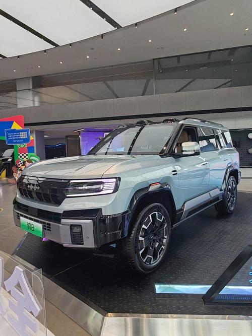 成都224比亚迪方程豹硬派越野的爆款，英菲尼迪35周年与你共成长